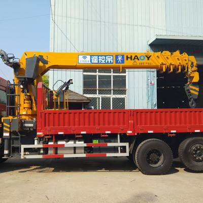 三環(huán)昊龍后八輪隨車吊 遙控12噸隨車吊的卓越性能與應(yīng)用